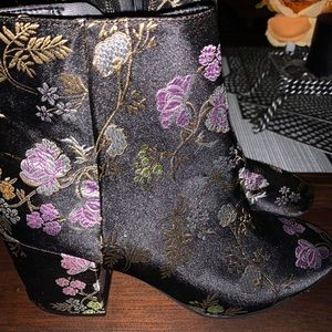 Carlos Santana Women’s Boots